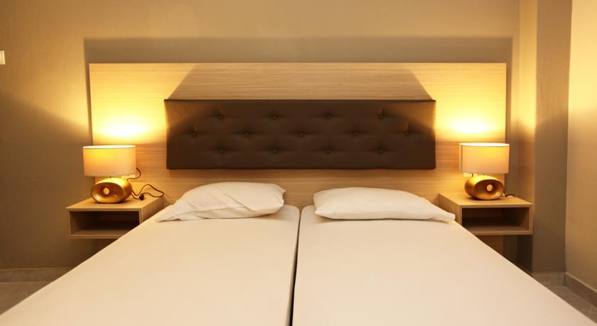 Mironi & Victoria Hotel 리메나스 객실 사진