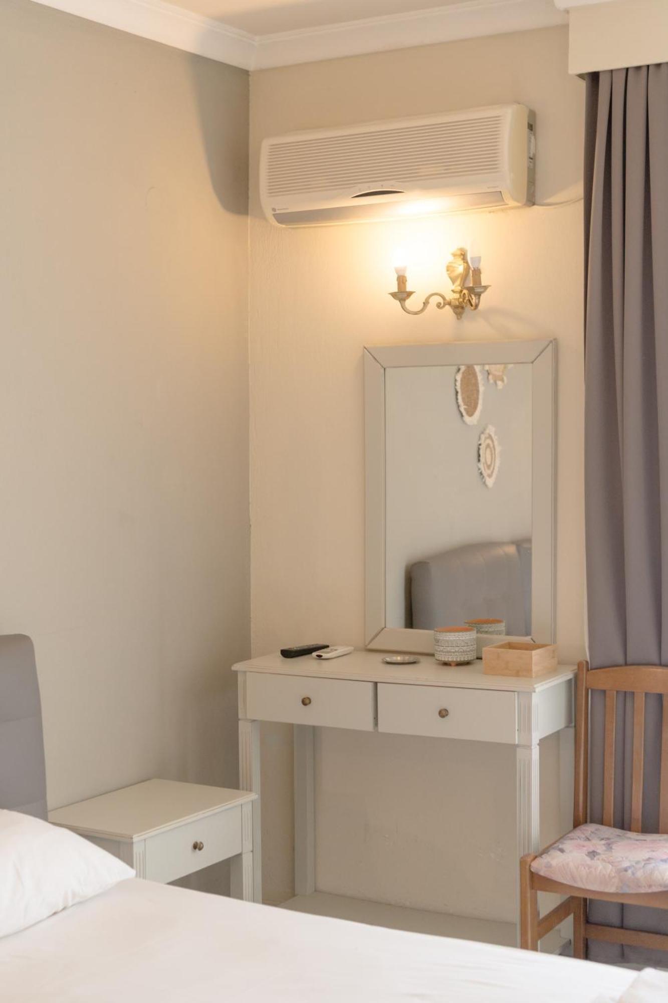Mironi & Victoria Hotel 리메나스 외부 사진