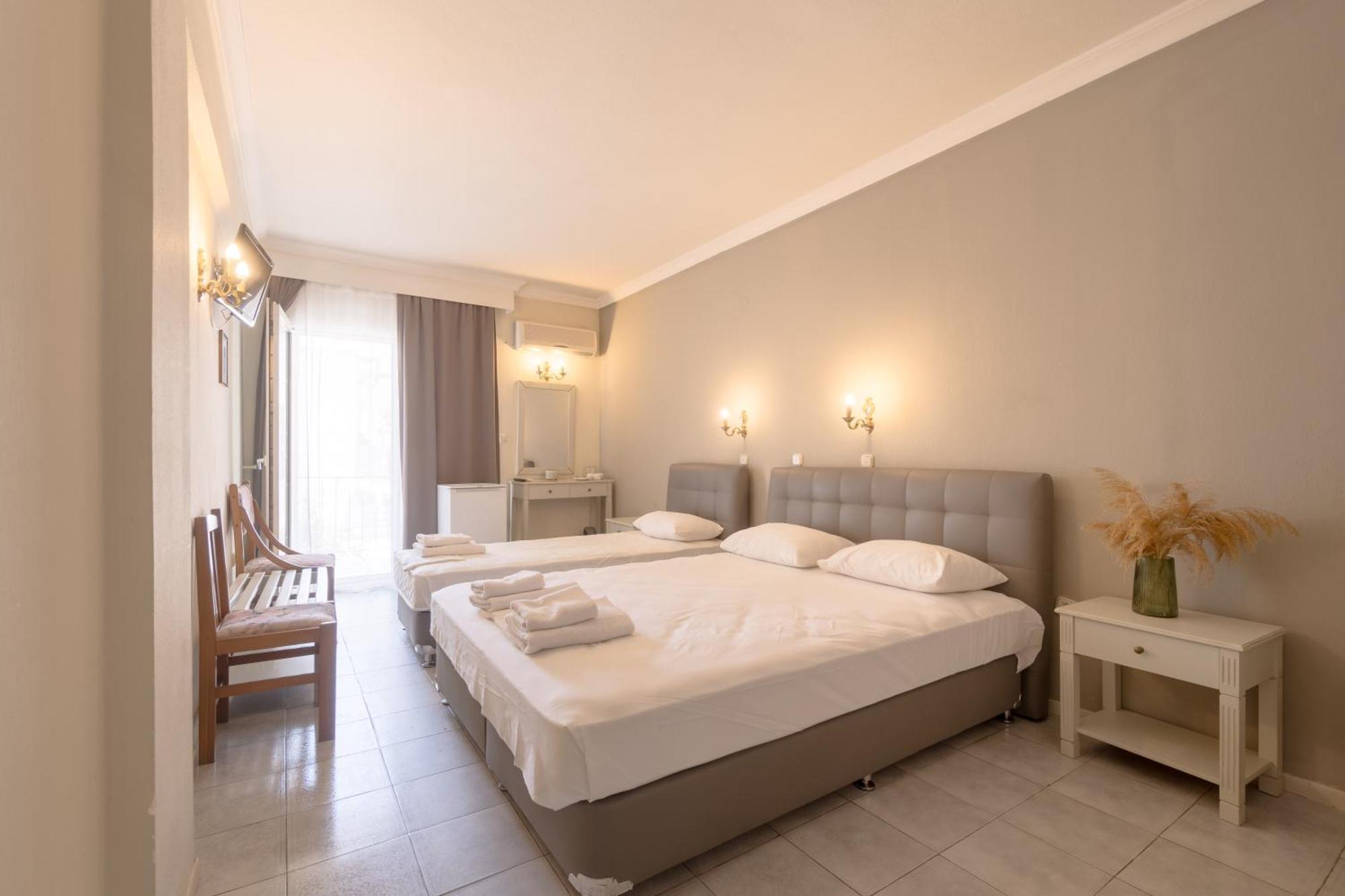 Mironi & Victoria Hotel 리메나스 외부 사진