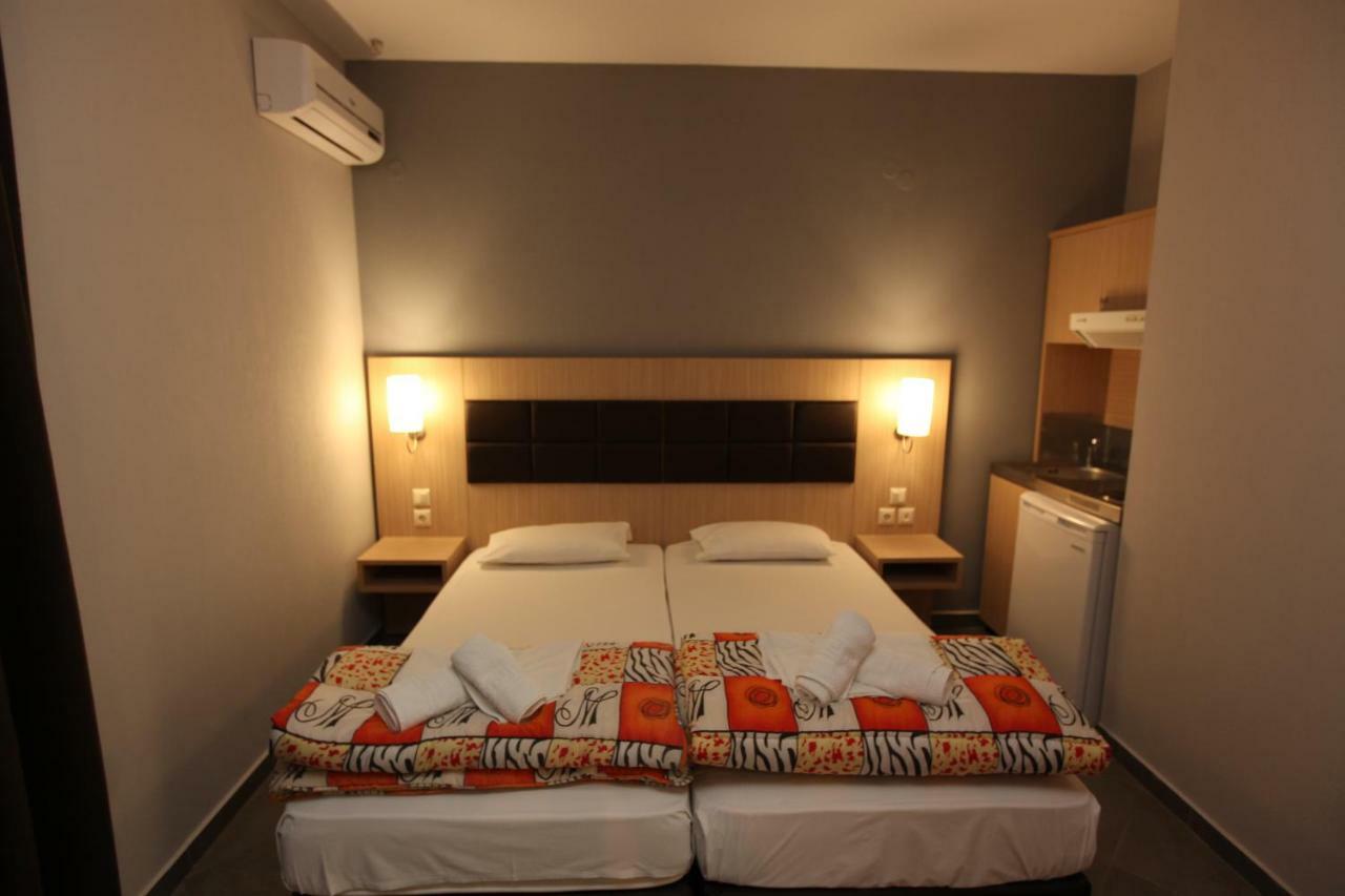 Mironi & Victoria Hotel 리메나스 외부 사진